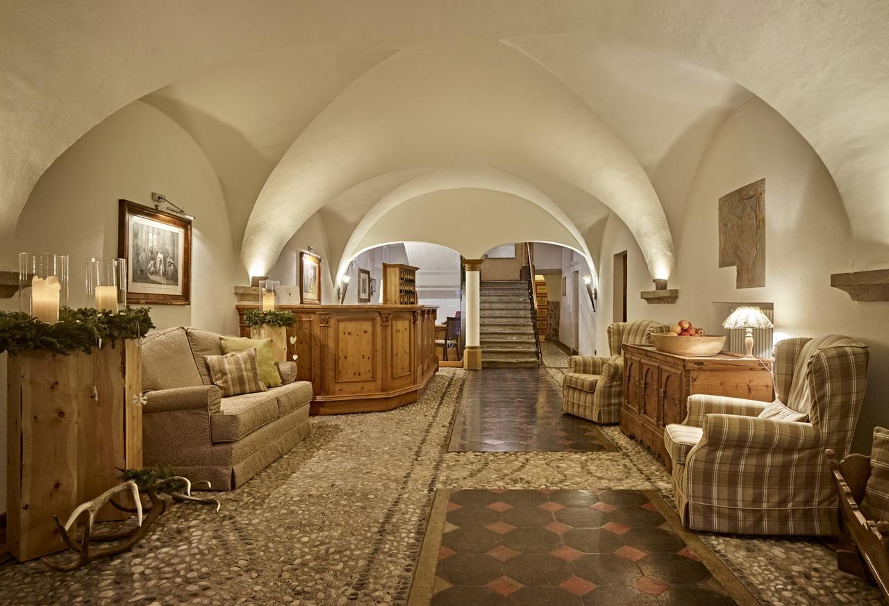 Romantic Hotel Excelsior Cavalese Exterior photo